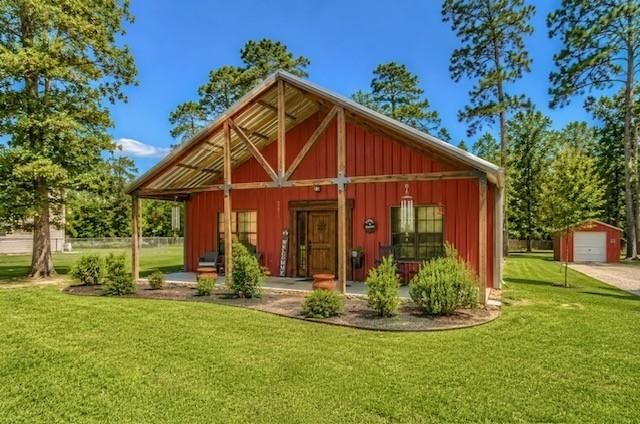 333 Edgewood, Onalaska, TX 77360