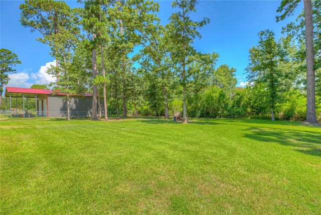 333 Edgewood, Onalaska, TX 77360