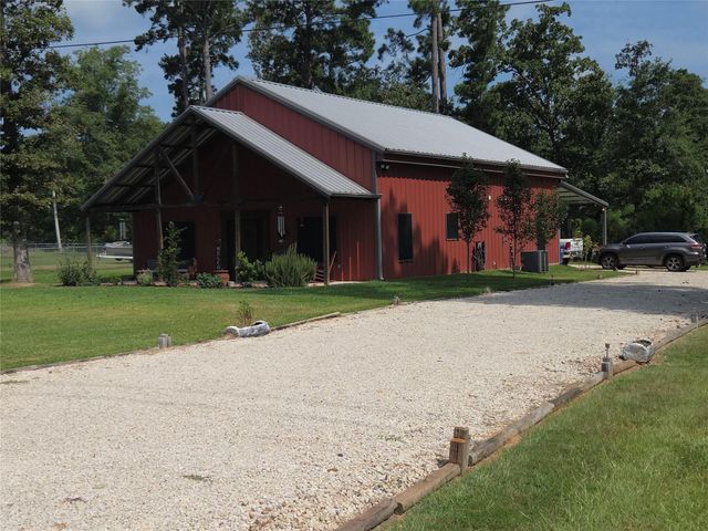 333 Edgewood, Onalaska, TX 77360
