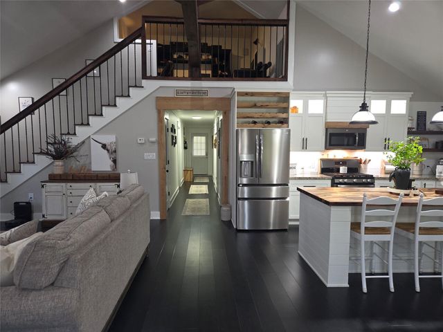 333 Edgewood, Onalaska, TX 77360