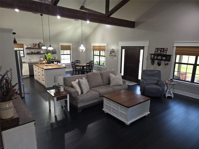 333 Edgewood, Onalaska, TX 77360