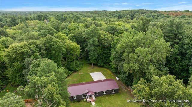 8270 Bradley Road, Belding, MI 48809