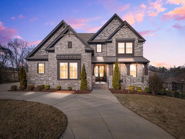 644 Five Oaks Blvd, Lebanon, TN 37087