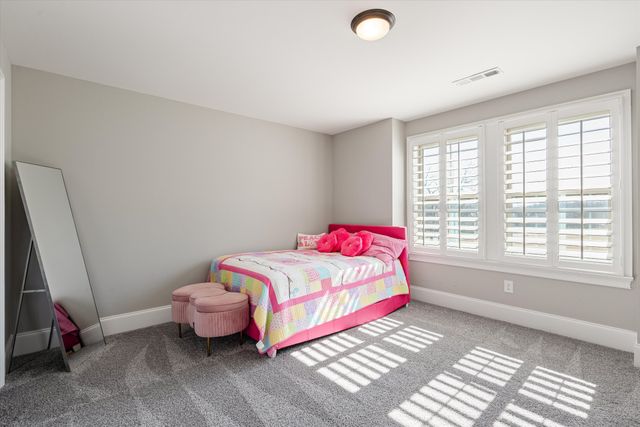 644 Five Oaks Blvd, Lebanon, TN 37087