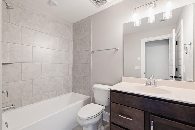 644 Five Oaks Blvd, Lebanon, TN 37087