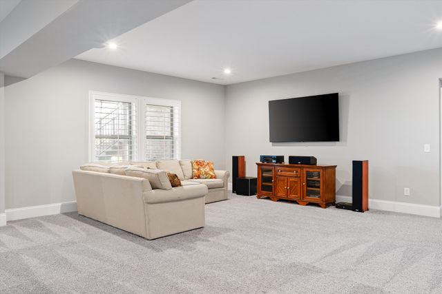 644 Five Oaks Blvd, Lebanon, TN 37087