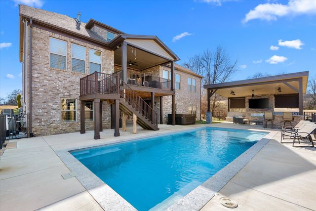 644 Five Oaks Blvd, Lebanon, TN 37087