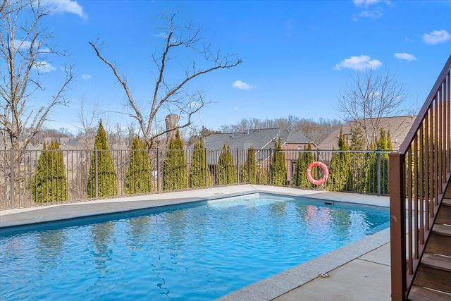 644 Five Oaks Blvd, Lebanon, TN 37087