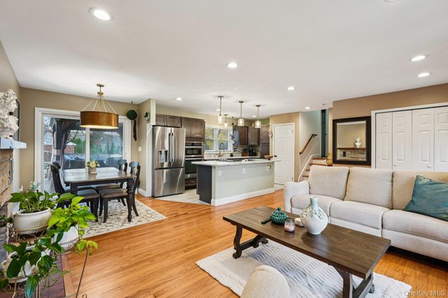 3 Garden Drive, New Windsor, NY 12553