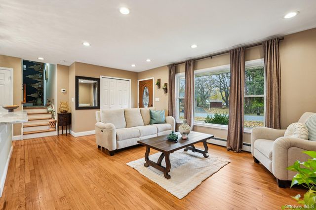 3 Garden Drive, New Windsor, NY 12553