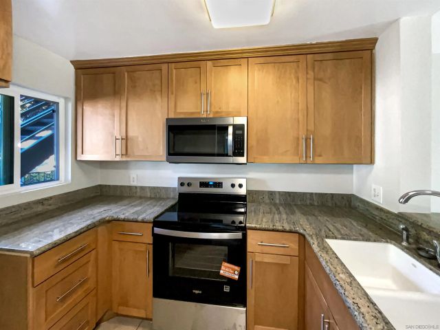 7405 Charmant Dr 2427, San Diego, CA 92122