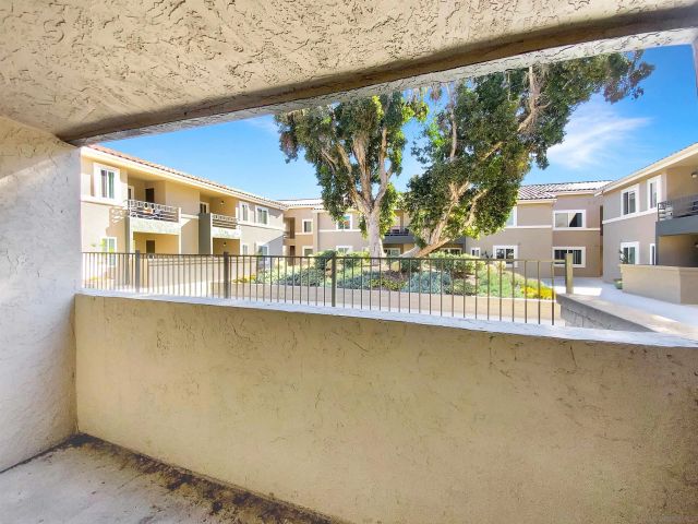 7405 Charmant Dr 2427, San Diego, CA 92122