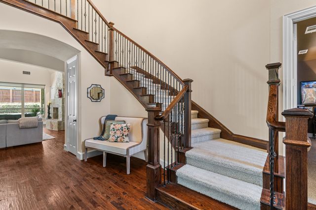 721 Kimbro Avenue, Lantana, TX 76226