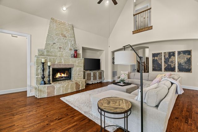 721 Kimbro Avenue, Lantana, TX 76226