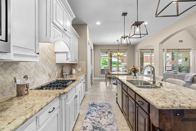 721 Kimbro Avenue, Lantana, TX 76226