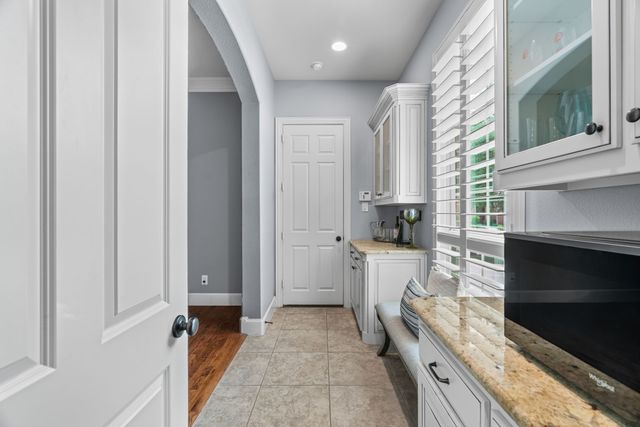 721 Kimbro Avenue, Lantana, TX 76226