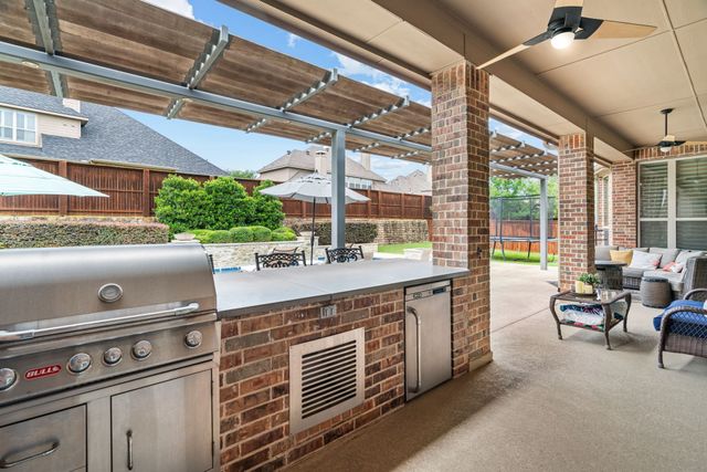 721 Kimbro Avenue, Lantana, TX 76226