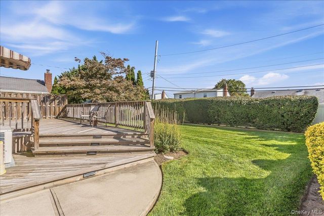 38 Croyden Lane, Hicksville, NY 11801