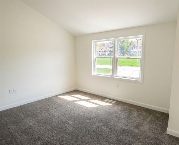57 Lawton Brook Lane 57, Portsmouth, RI 02871