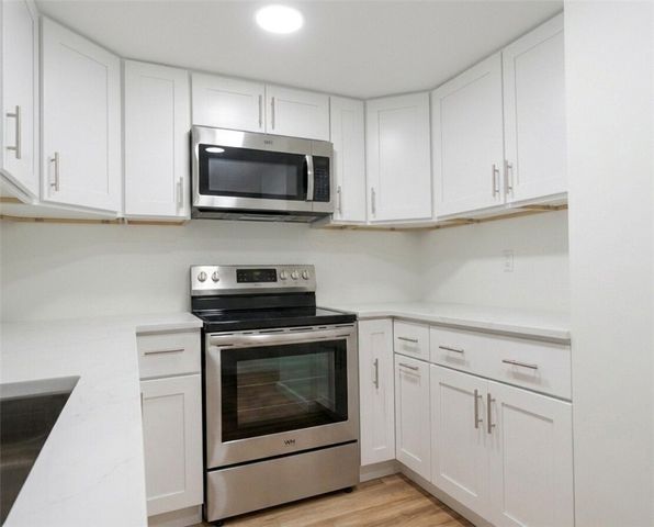 57 Lawton Brook Lane 57, Portsmouth, RI 02871