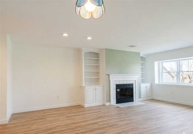 57 Lawton Brook Lane 57, Portsmouth, RI 02871