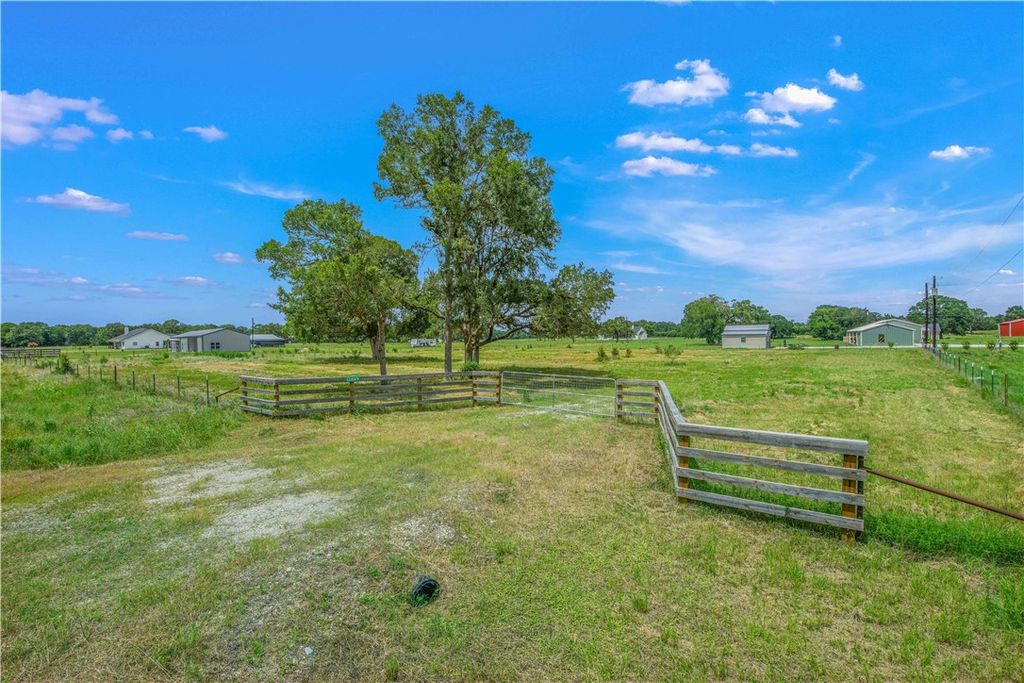 12889 Della Love Road, Bryan, TX 77808 — photo 2