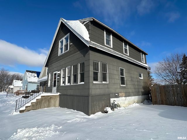 2420 15TH Street, Moline, IL 61265