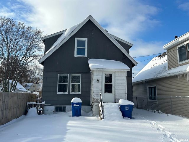 2420 15TH Street, Moline, IL 61265