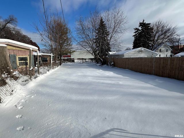 2420 15TH Street, Moline, IL 61265