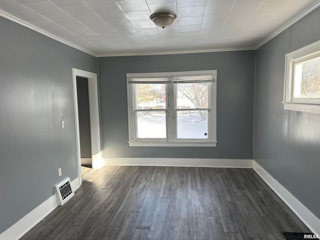 2420 15TH Street, Moline, IL 61265