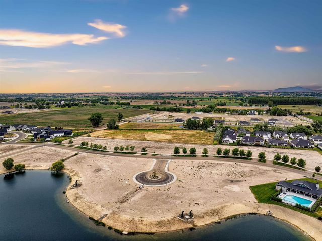 21526 Lake Fork Pt, Star, ID 83669