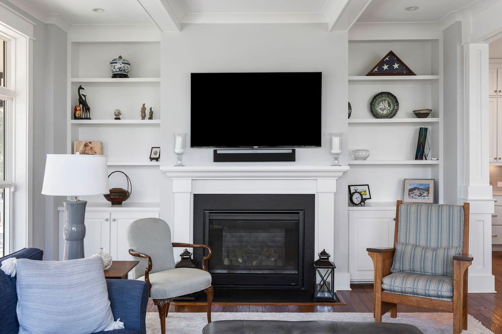 Image 13 of property listing at 1525 Mossy Branch Way, Mount Pleasant, SC 29464