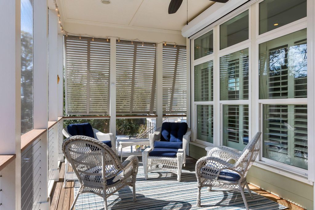 Image 16 of property listing at 1525 Mossy Branch Way, Mount Pleasant, SC 29464