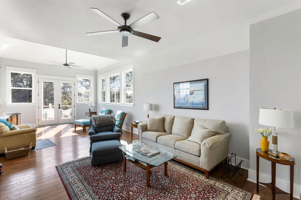 Image 25 of property listing at 1525 Mossy Branch Way, Mount Pleasant, SC 29464