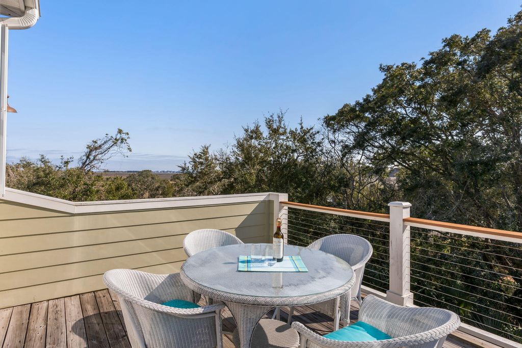 Image 30 of property listing at 1525 Mossy Branch Way, Mount Pleasant, SC 29464