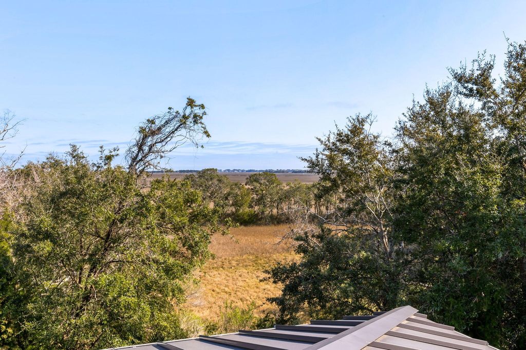 Image 31 of property listing at 1525 Mossy Branch Way, Mount Pleasant, SC 29464