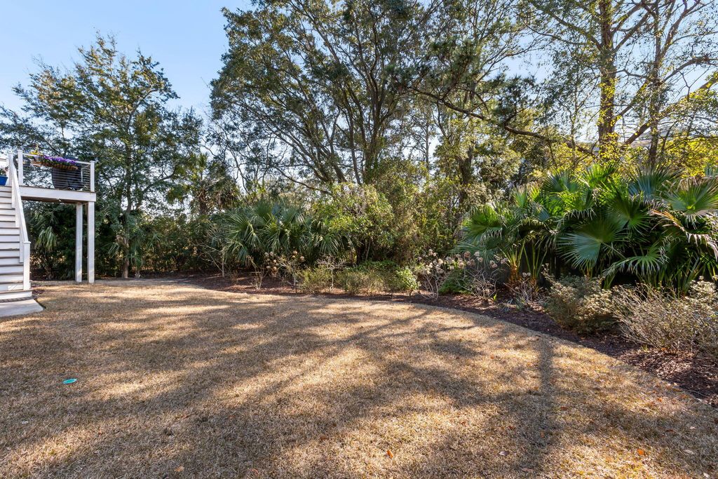 Image 32 of property listing at 1525 Mossy Branch Way, Mount Pleasant, SC 29464