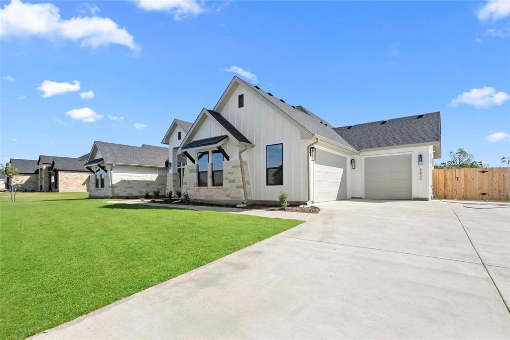 6630 King Oaks BLVD, Salado, TX 76571