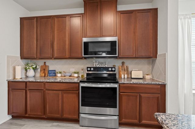 2008 Prickly Pear DR, Bastrop, TX 78602