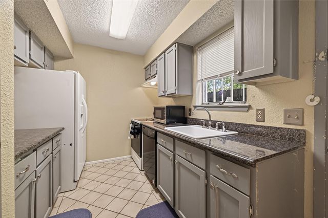 6201 Beverlyhill Street 1, Houston, TX 77057