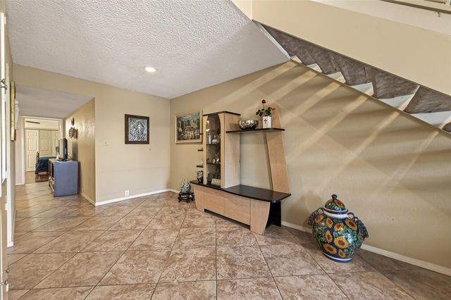 6201 Beverlyhill Street 1, Houston, TX 77057