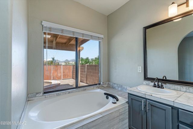 11001 E Indigo Bush Place, Tucson, AZ 85748