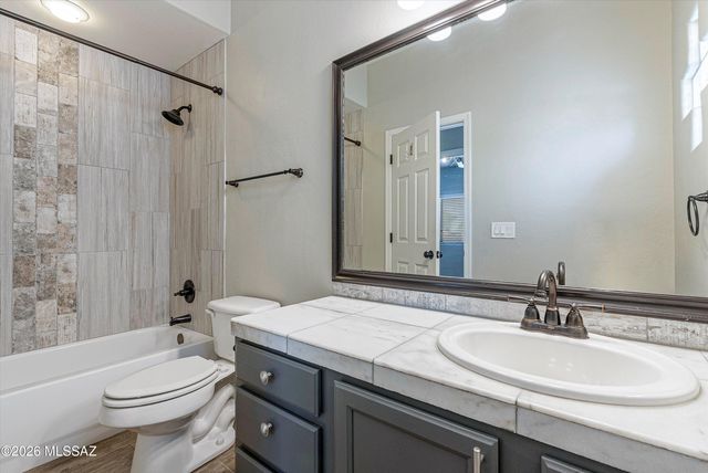 11001 E Indigo Bush Place, Tucson, AZ 85748