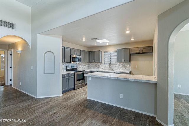 11001 E Indigo Bush Place, Tucson, AZ 85748