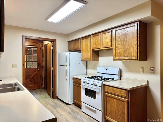 5 Will Palmer Road, Catskill, NY 12414