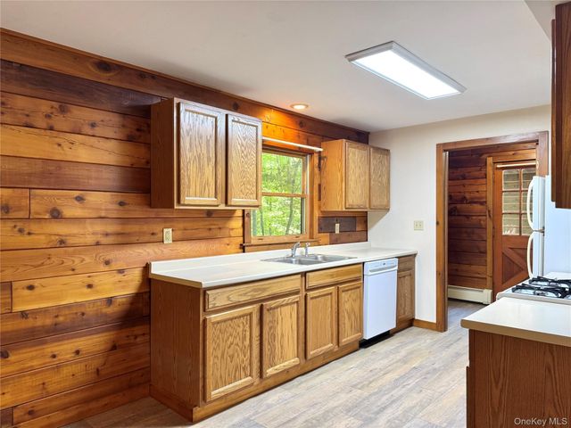 5 Will Palmer Road, Catskill, NY 12414