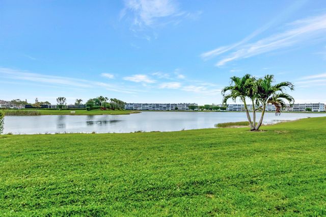 1080 Exeter E, Boca Raton, FL 33434