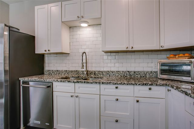 834 S Polk Street, Dallas, TX 75208