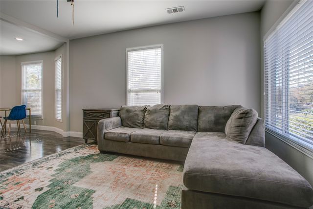 834 S Polk Street, Dallas, TX 75208