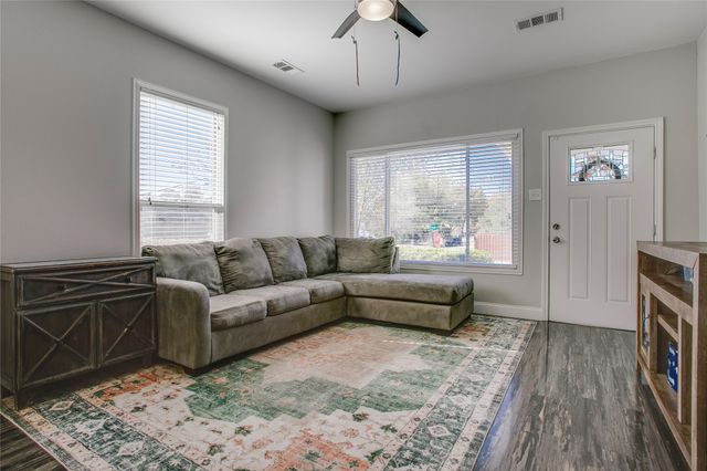 834 S Polk Street, Dallas, TX 75208